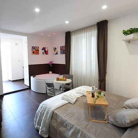 B&B In Centro Storico 萨莱诺 外观 照片