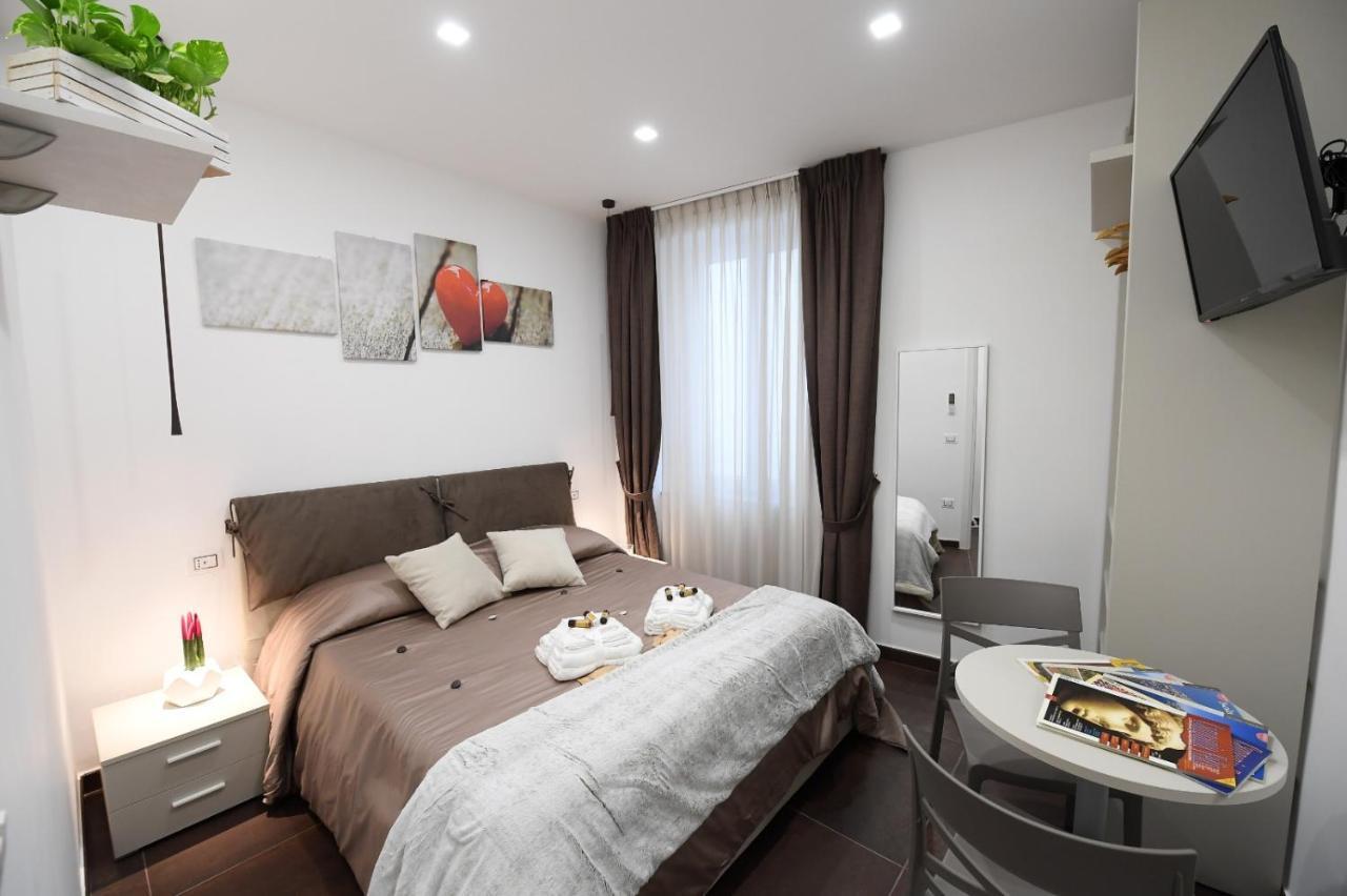 B&B In Centro Storico 萨莱诺 外观 照片