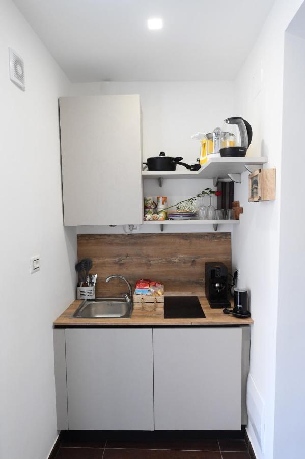 B&B In Centro Storico 萨莱诺 外观 照片