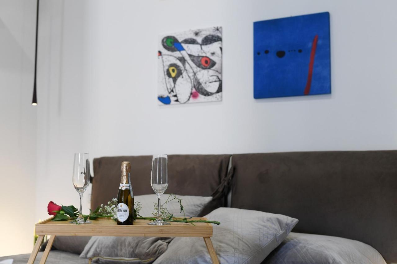 B&B In Centro Storico 萨莱诺 外观 照片