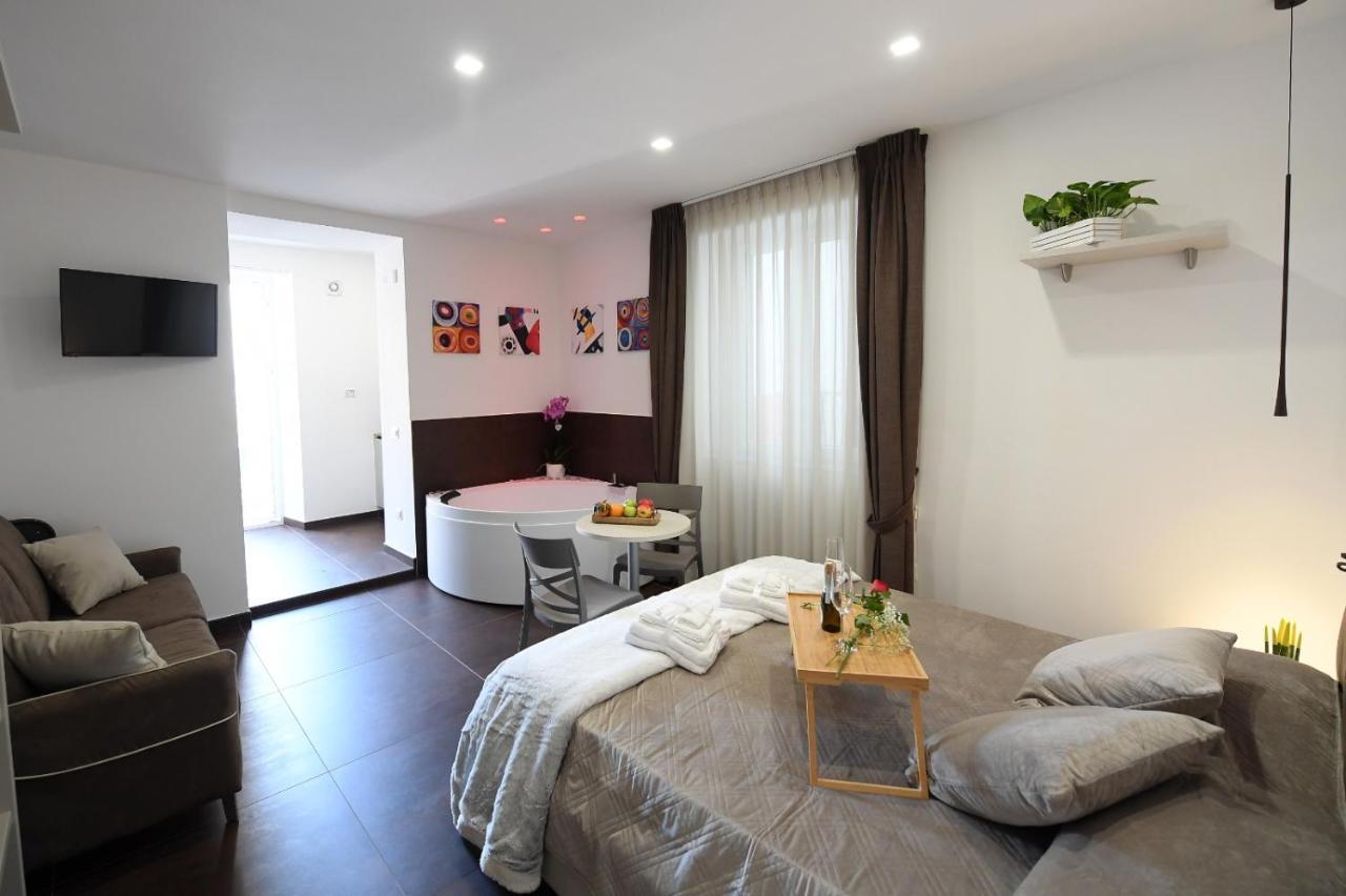 B&B In Centro Storico 萨莱诺 外观 照片
