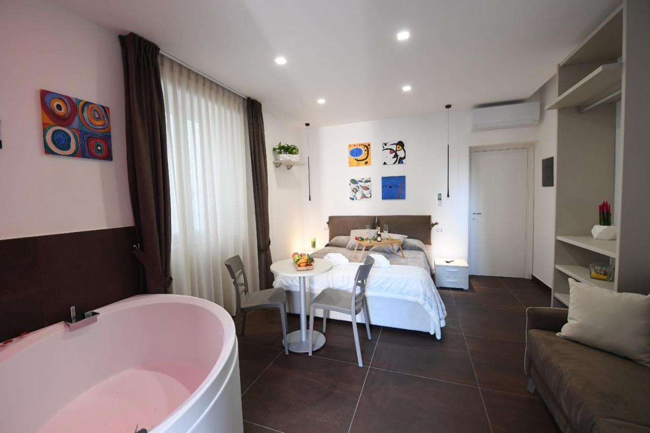 B&B In Centro Storico 萨莱诺 外观 照片