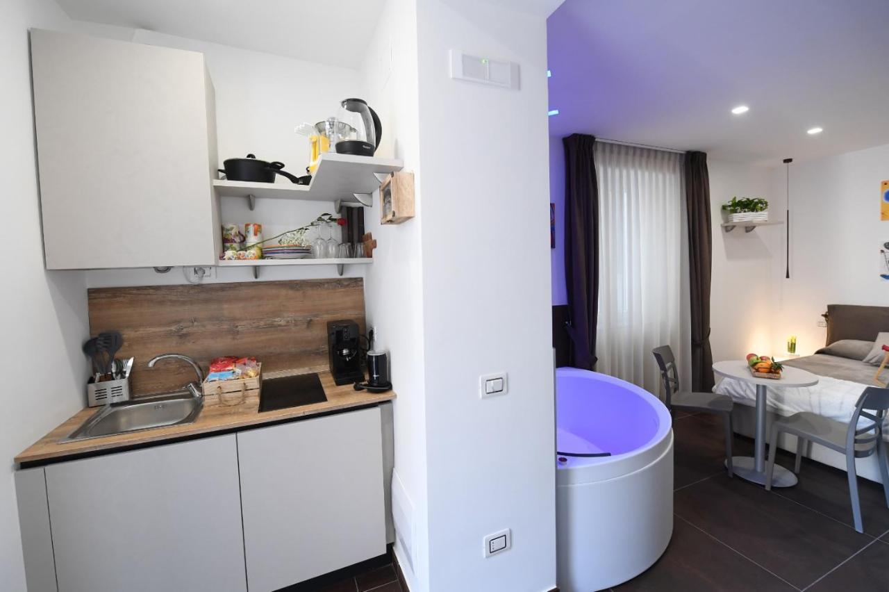 B&B In Centro Storico 萨莱诺 外观 照片