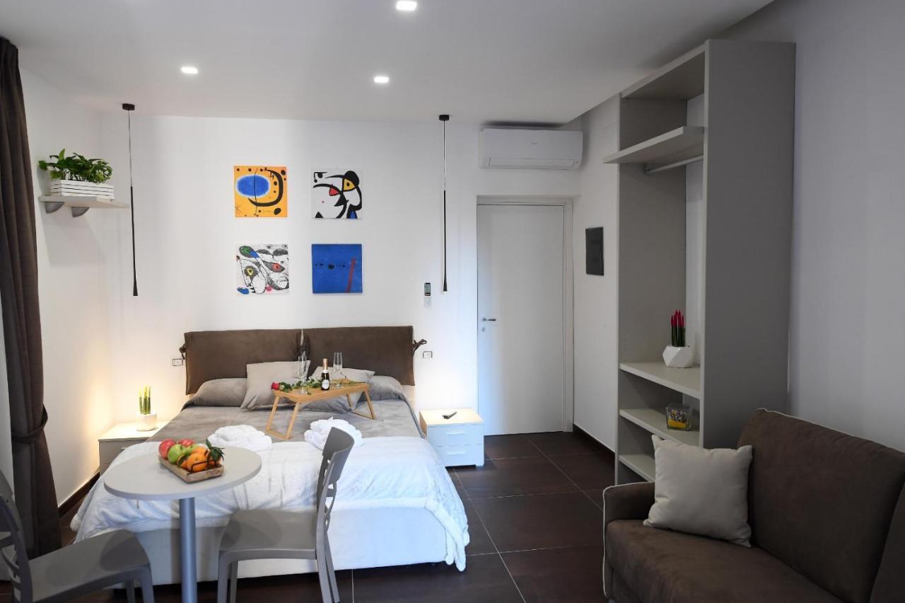 B&B In Centro Storico 萨莱诺 外观 照片