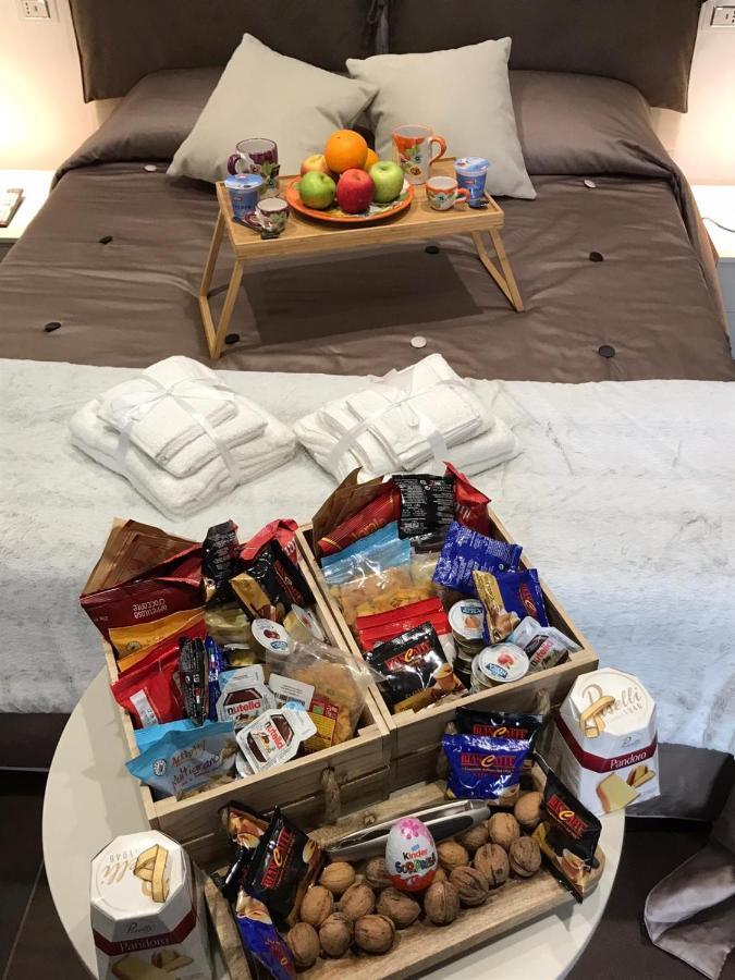 B&B In Centro Storico 萨莱诺 外观 照片